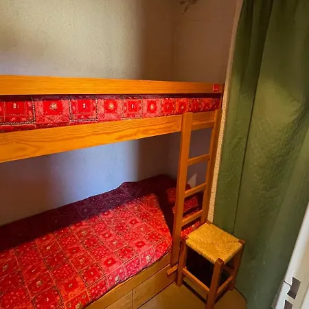 Daire Au Sauze Avec Balcon Et Garage - Fr-1-165a-88