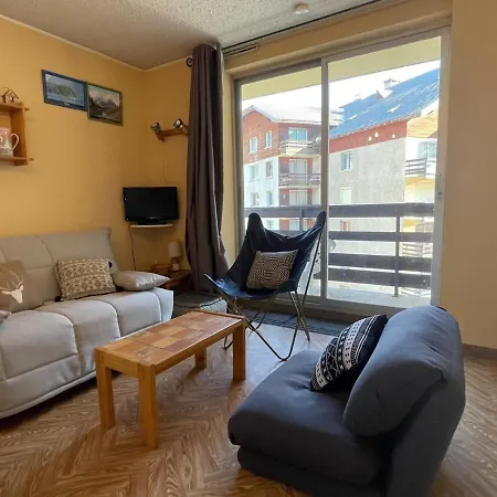 Au Sauze Avec Balcon Et Garage - Fr-1-165a-88